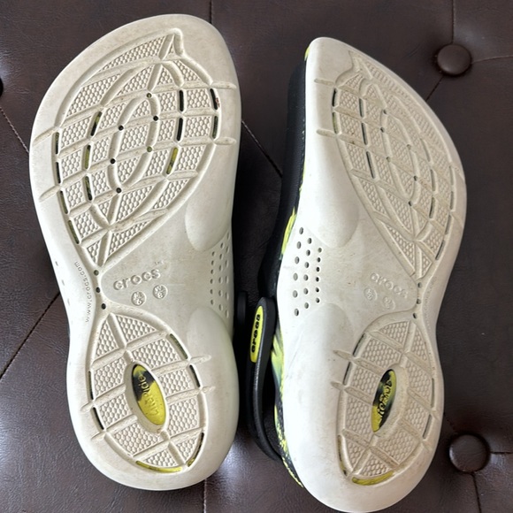 Crocs, LiteRide, Yellow & Black, size M6/W8. Previously worn but great condition - Picture 7 of 10